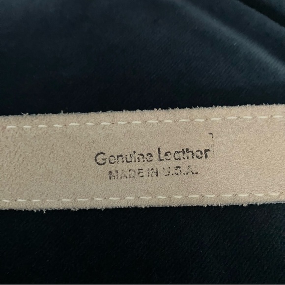 Women’s Anne Klein 3X Cream Leather Belt With Gold-tone Lion’s Head Logo Buckle - Picture 5 of 6